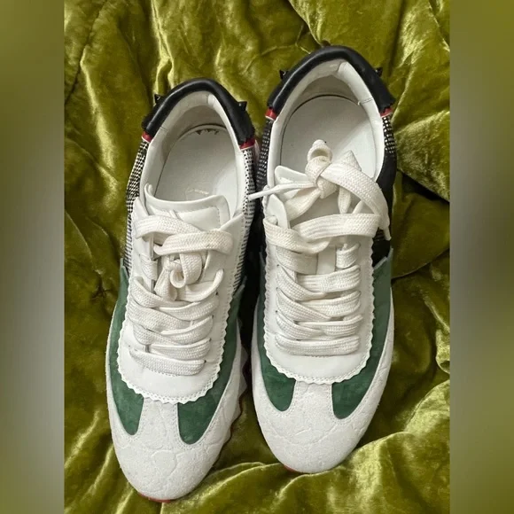 Christian loubotin CL Paris 38.5 size sneakers flawed read below ! Only shoes - Picture 1 of 13